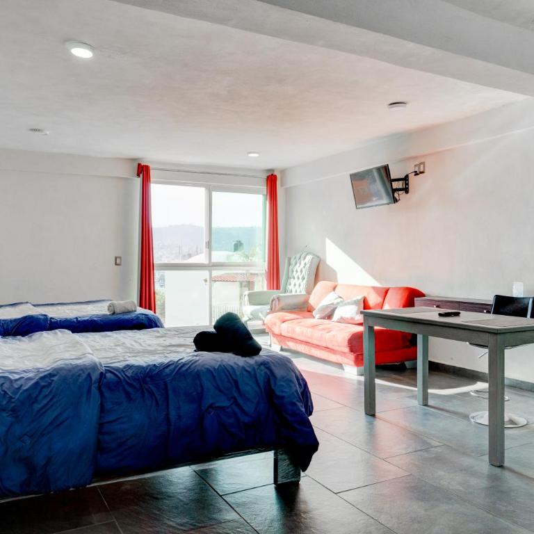 Villa Palaxs - Family Room with Mountain View - 2