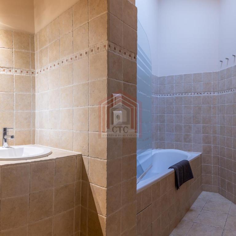 Cannes Rue d'Antibes: Agréable quatre pièces - Appartement 3 Chambres - 21