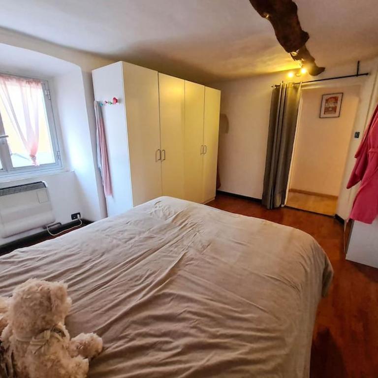 Historic house close to station - Two-Bedroom Apartment - 2