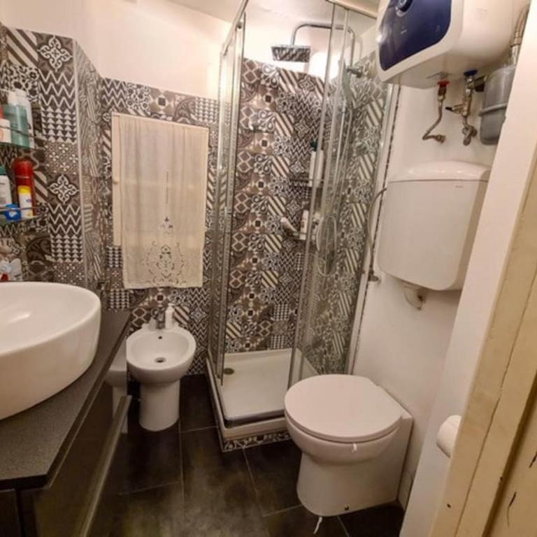 Historic house close to station - Two-Bedroom Apartment - 8