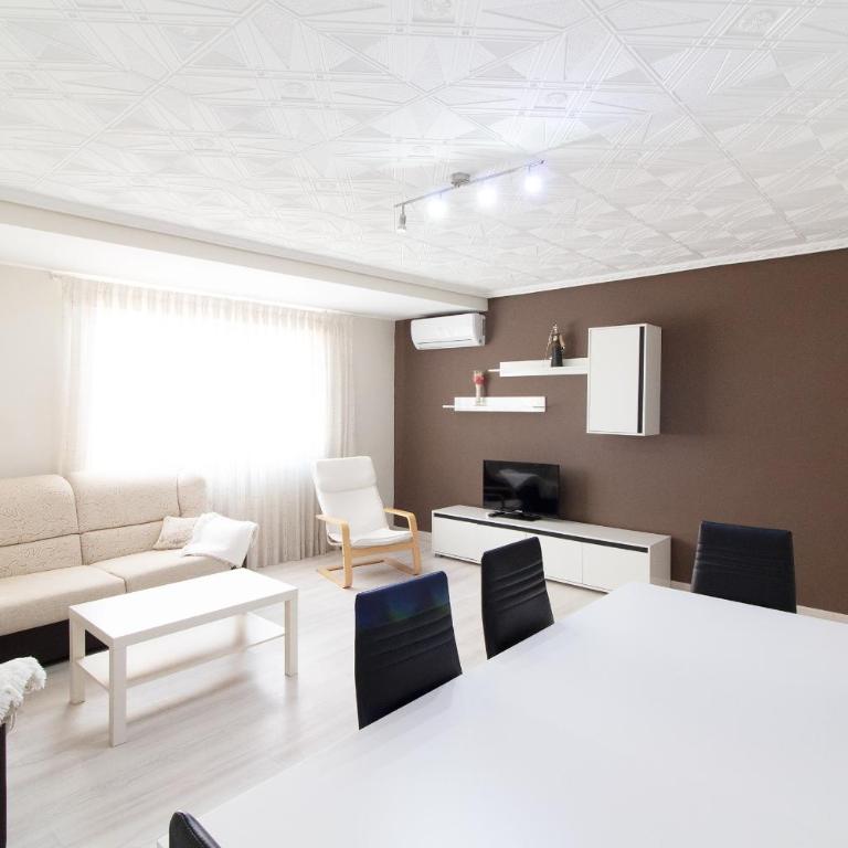Global Vacacional, Apartamento de 4 habitaciones a 100 m de la playa - Apartamento - 4
