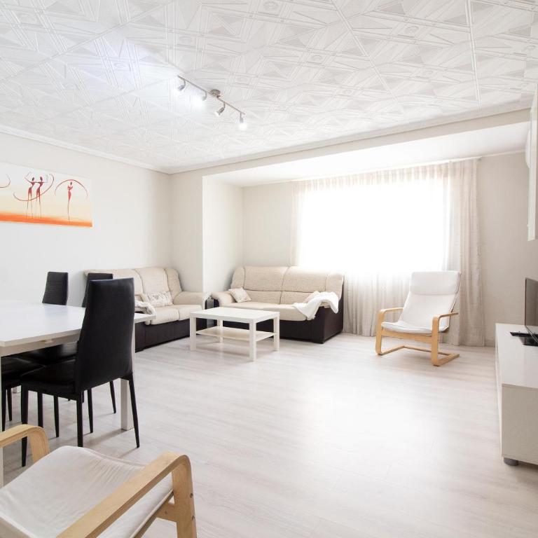 Global Vacacional, Apartamento de 4 habitaciones a 100 m de la playa - Apartamento - 5