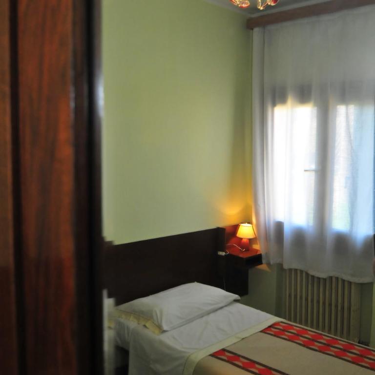 Locanda Sant'Anna Hotel - Camera Singola con Bagno in Comune - 1