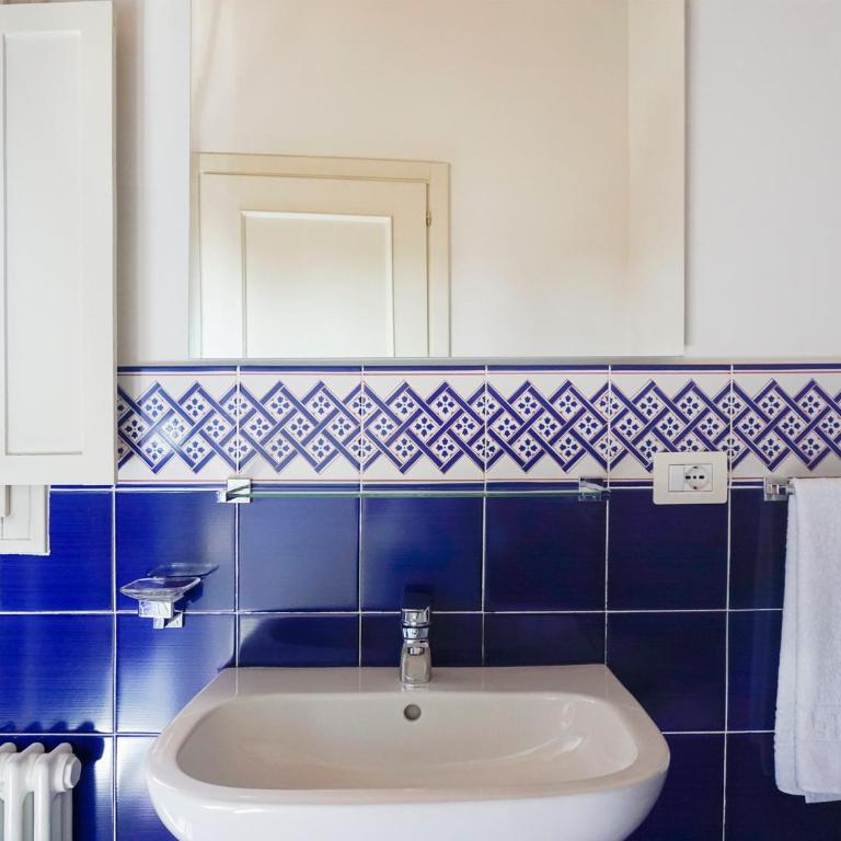 Casa Isolani Guest House Santo Stefano - Camera Tripla - 9