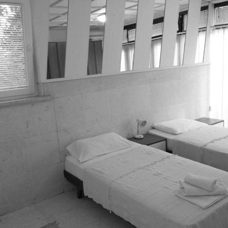 Apartments Almaja Villa - One-Bedroom Apartment with Terrace - 5