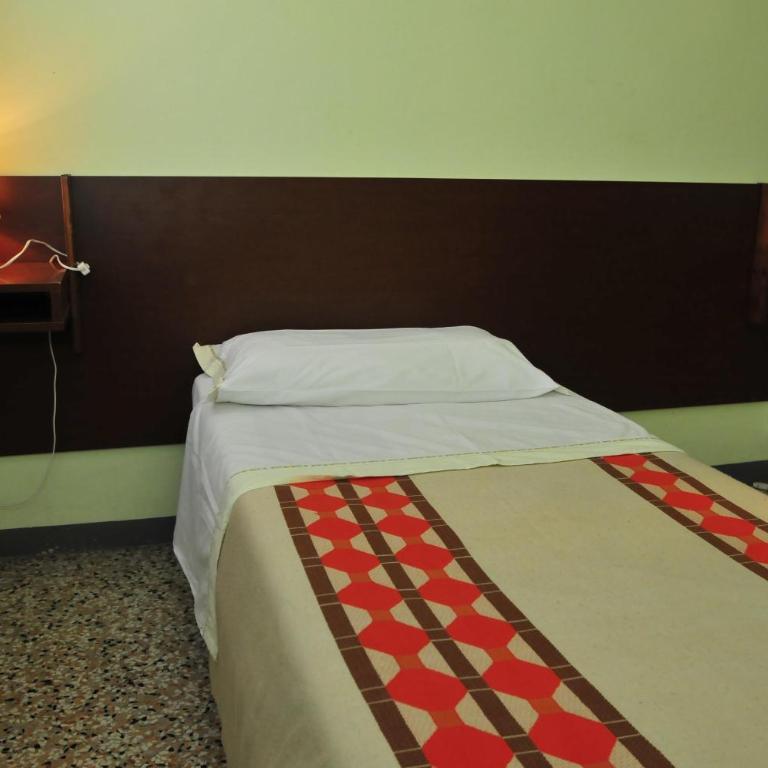 Locanda Sant'Anna Hotel - Camera Singola con Bagno in Comune - 2