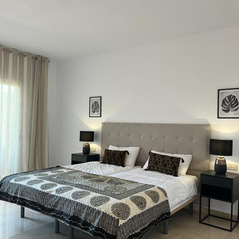 Luxury Apartment Elviria Hills - Stunning Views - Two-Bedroom Apartment - 18