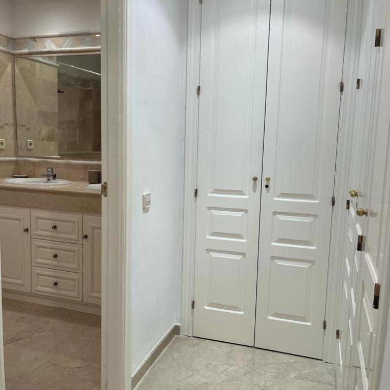 Luxury Apartment Elviria Hills - Stunning Views - Two-Bedroom Apartment - 25