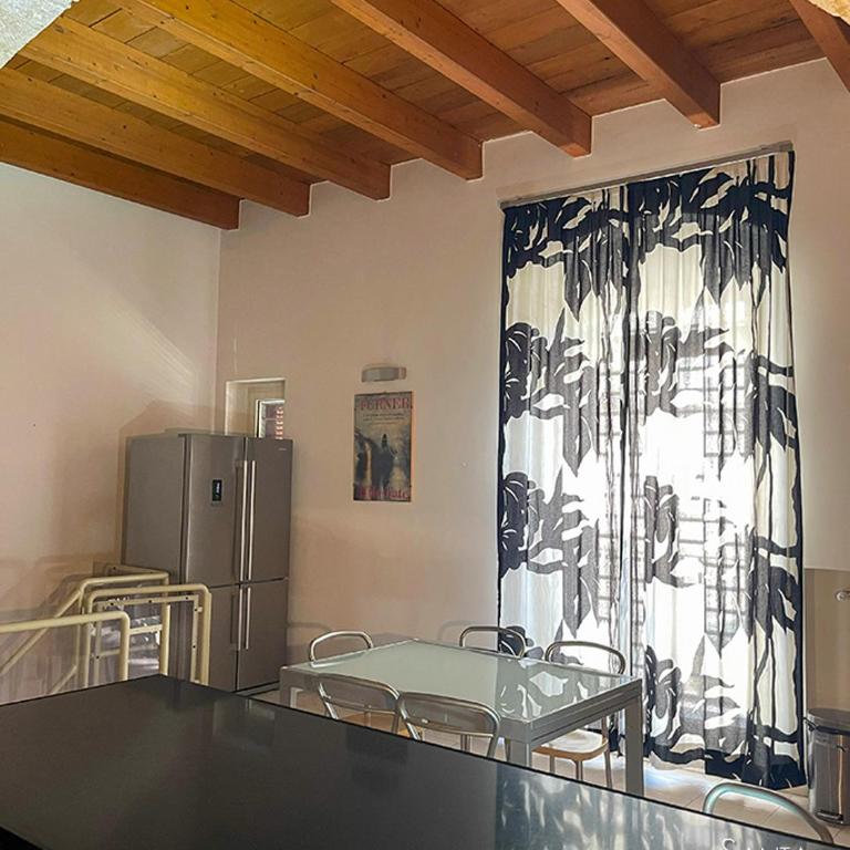 Santa CLHOUSE - Two-Bedroom House - 13