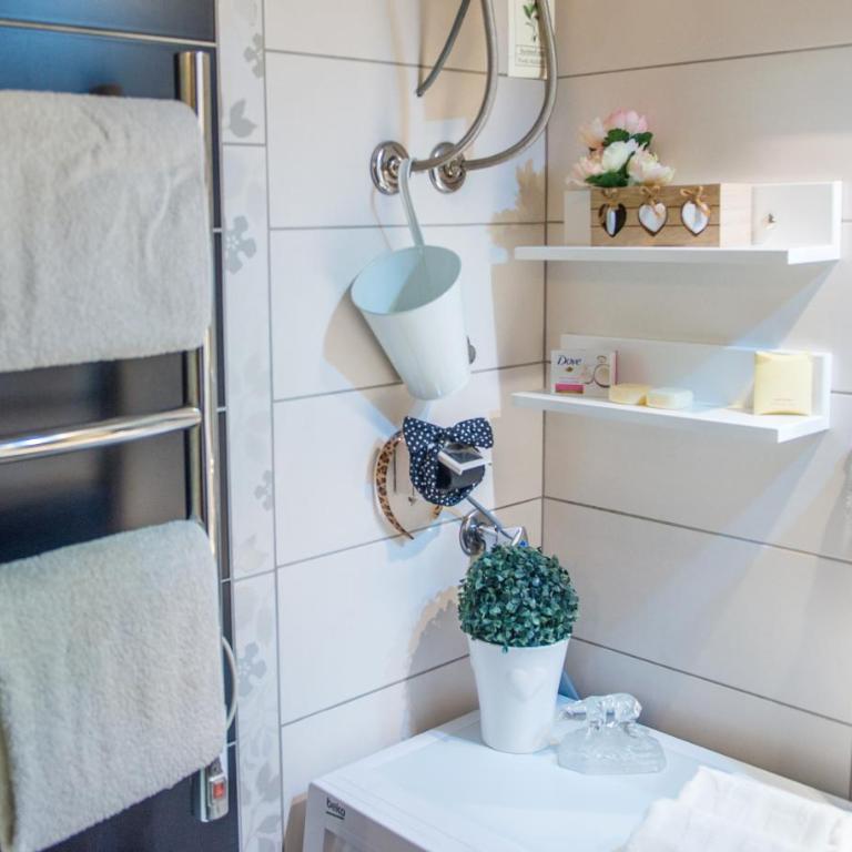 Luxe Living in Mostar - Two-Bedroom Apartment - 46