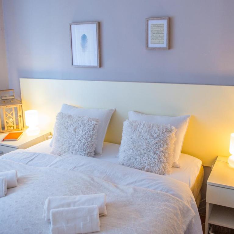 Luxe Living in Mostar - Two-Bedroom Apartment - 40