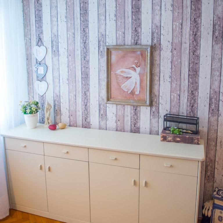 Luxe Living in Mostar - Two-Bedroom Apartment - 43