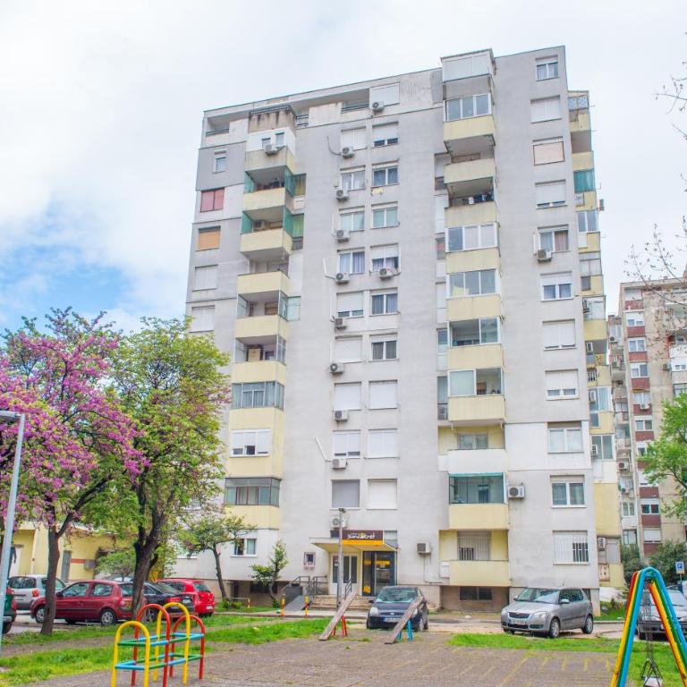 Luxe Living in Mostar - Two-Bedroom Apartment - 36