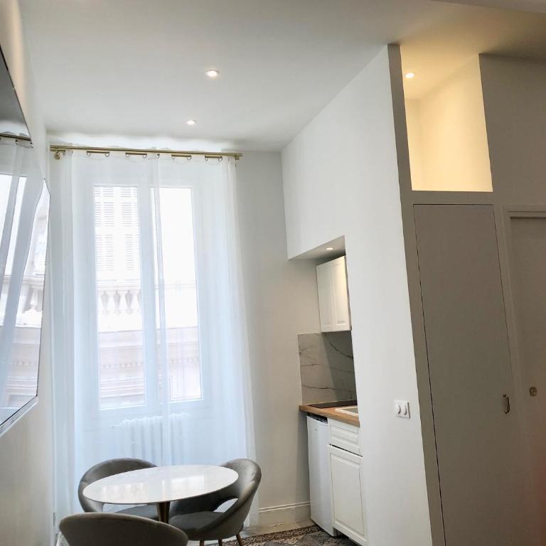 Hotel Cresp - Chambre Double ou Lits Jumeaux Supérieure - 4