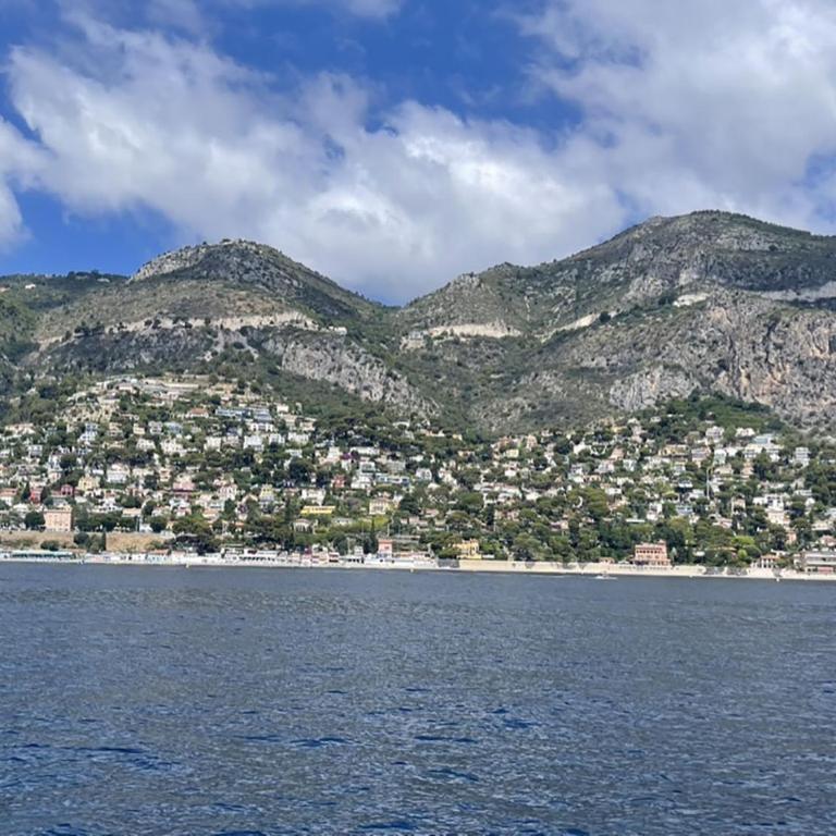 Ezevacances Studio Capuccino vue mer 5 mn plage 7 mn gare Wifi - Studio with Sea View - 77