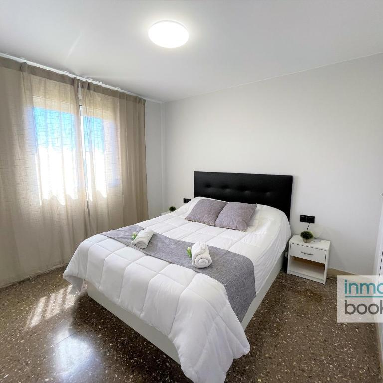 Rhin Salou, climatizado, piscina y cerca de la playa - Apartamento de 2 dormitorios - 8