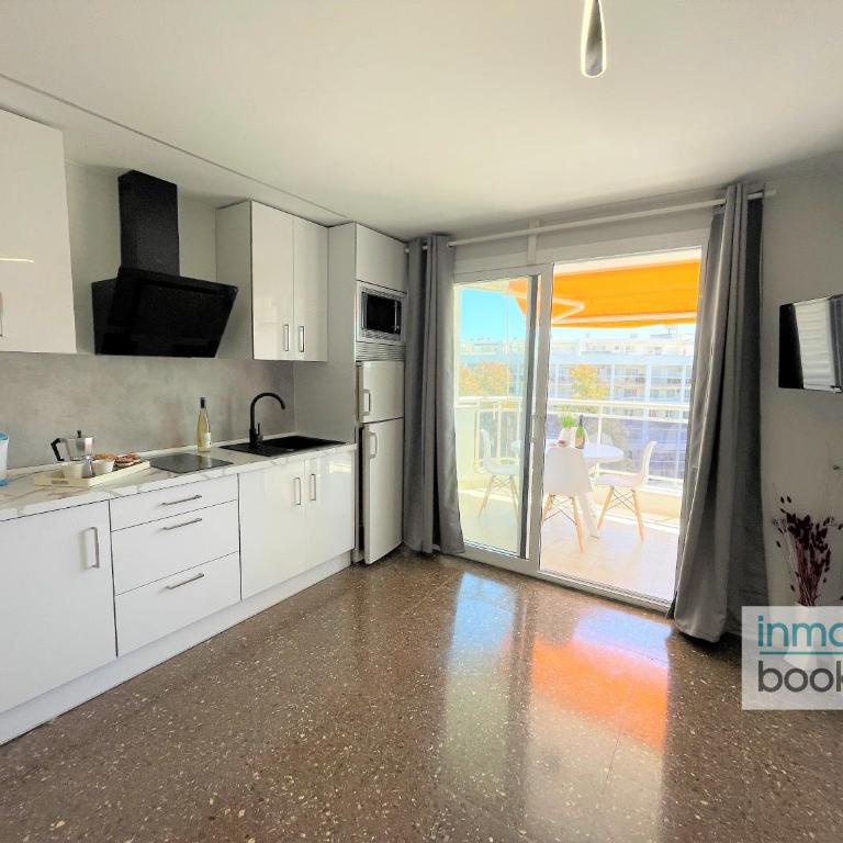 Rhin Salou, climatizado, piscina y cerca de la playa - Apartamento de 2 dormitorios - 14