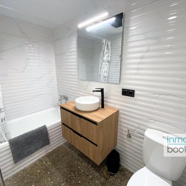 Rhin Salou, climatizado, piscina y cerca de la playa - Apartamento de 2 dormitorios - 26