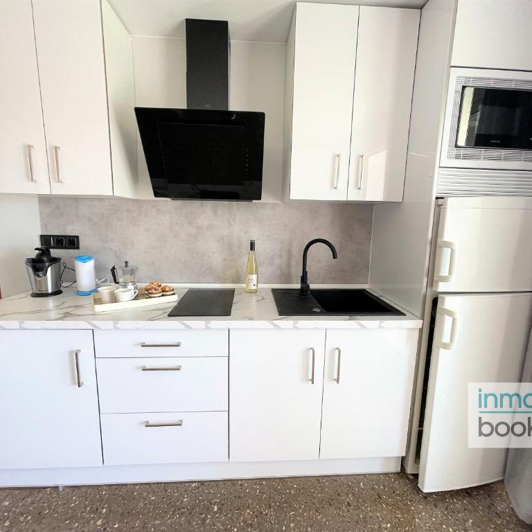 Rhin Salou, climatizado, piscina y cerca de la playa - Apartamento de 2 dormitorios - 38