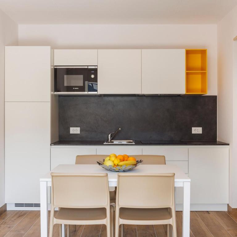 Lake Side Suites - Appartamento con 2 Camere da Letto - 1