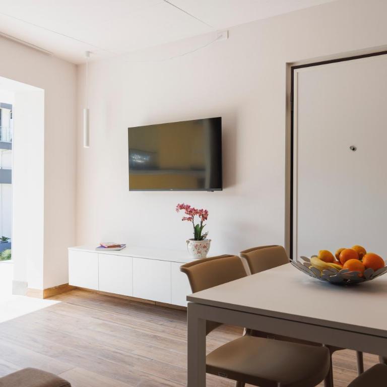 Lake Side Suites - Appartamento con 2 Camere da Letto - 11