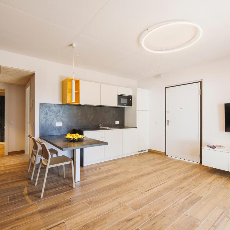 Lake Side Suites - Appartamento con Balcone - 4