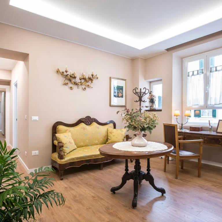 "Elegant 4BR Apartment in Historic Palazzo Vatican Steps" - Appartamento - 1