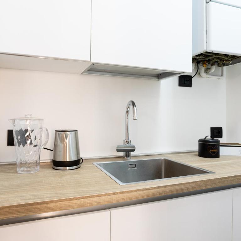 Xenia Apartments - Enjoy Porta Venezia in modern apt- 10 min from Duomo - Appartamento con 1 Camera da Letto - 17