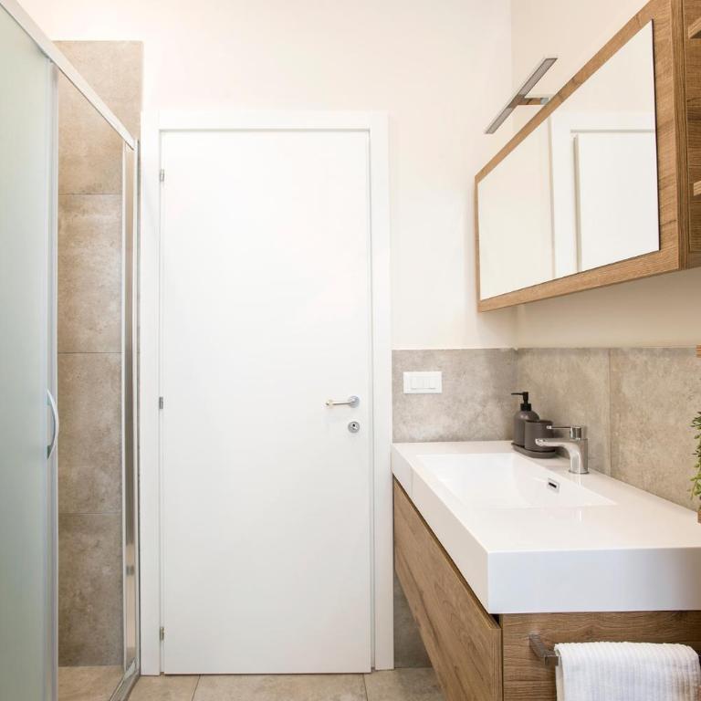 "Elegant 4BR Apartment in Historic Palazzo Vatican Steps" - Appartamento - 28