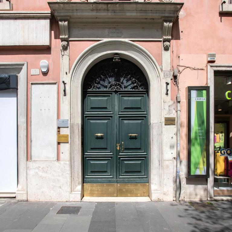 "Elegant 4BR Apartment in Historic Palazzo Vatican Steps" - Appartamento - 42
