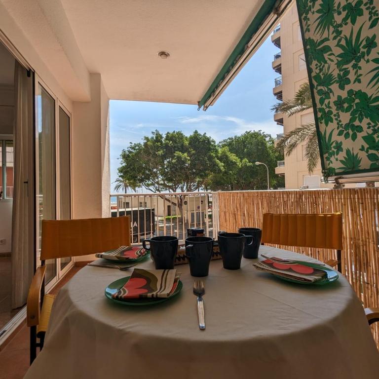 Terraza con vistas al mar Parking privado 120 mts, junto a la playa - Three-Bedroom Apartment - 28