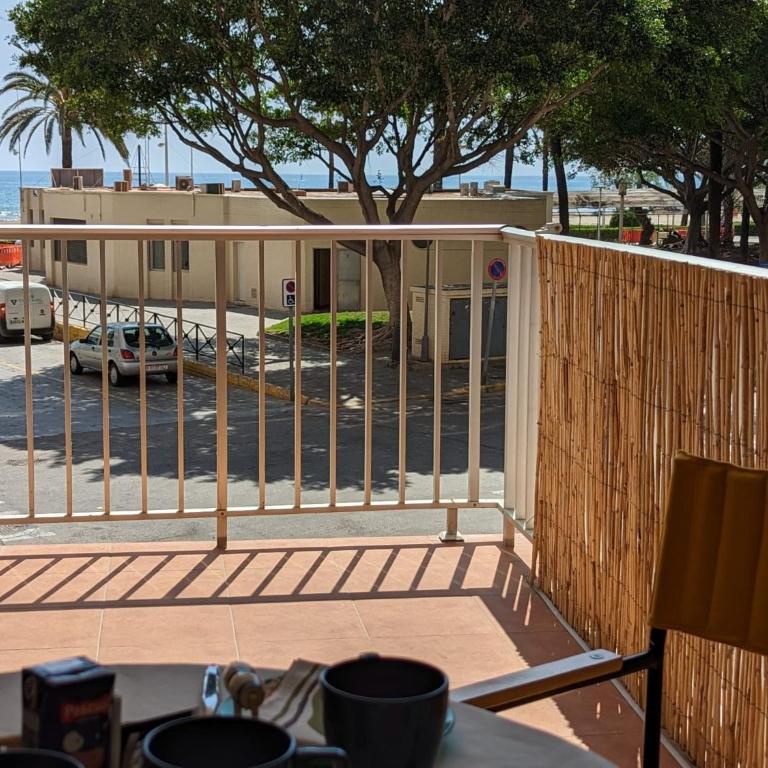 Terraza con vistas al mar Parking privado 120 mts, junto a la playa - Three-Bedroom Apartment - 27