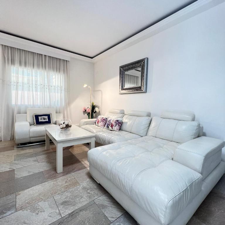 Espectacular Bajo Lirio - Apartamento de 2 dormitorios - 1
