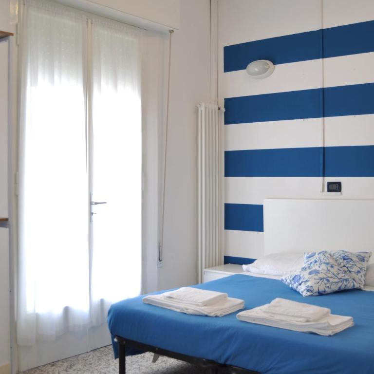 Hotel Susy - Bakery & Gluten Free Home Made - direttamente su viale Dante a due passi dal mare - Quadruple Room with Balcony - 3