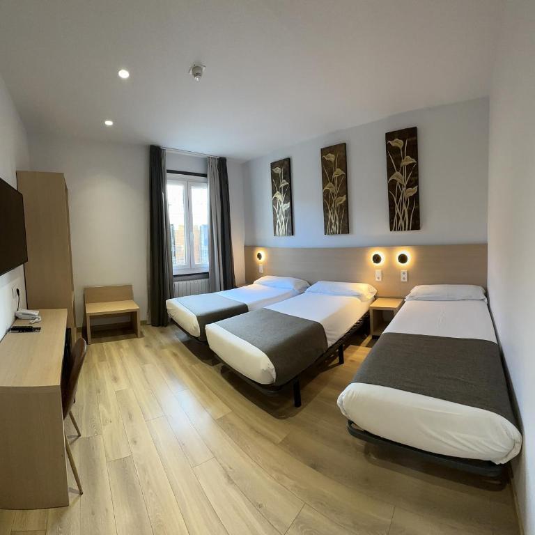 Hostal Abadia Madrid - Habitación Triple Superior - 6