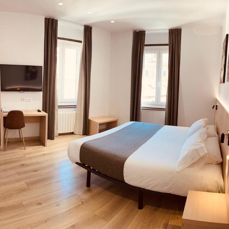 Hostal Abadia Madrid - Habitación Doble Superior con vistas a la ciudad - 11
