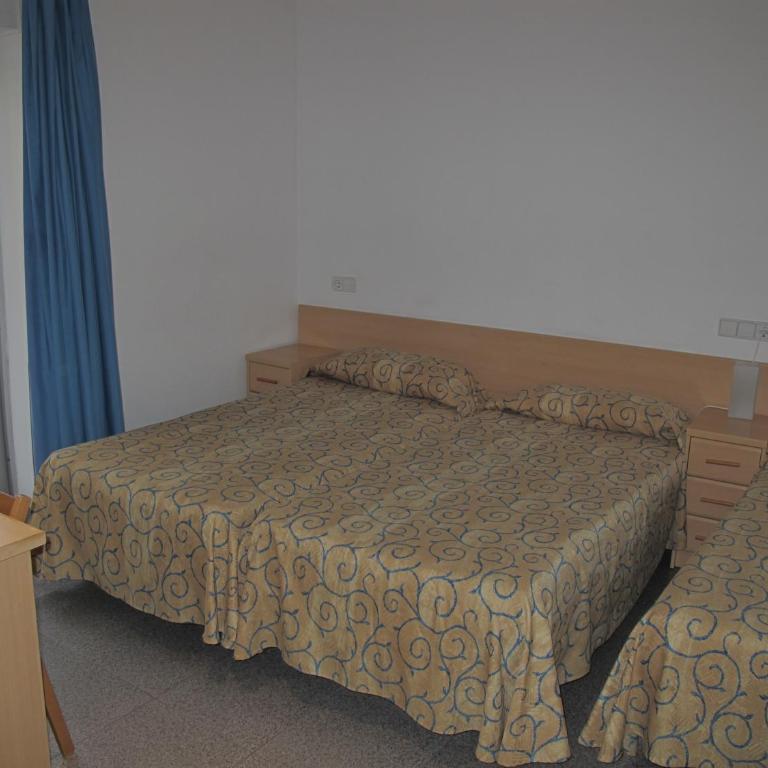 Hostal L'Alba - Habitación Triple con balcón - 31