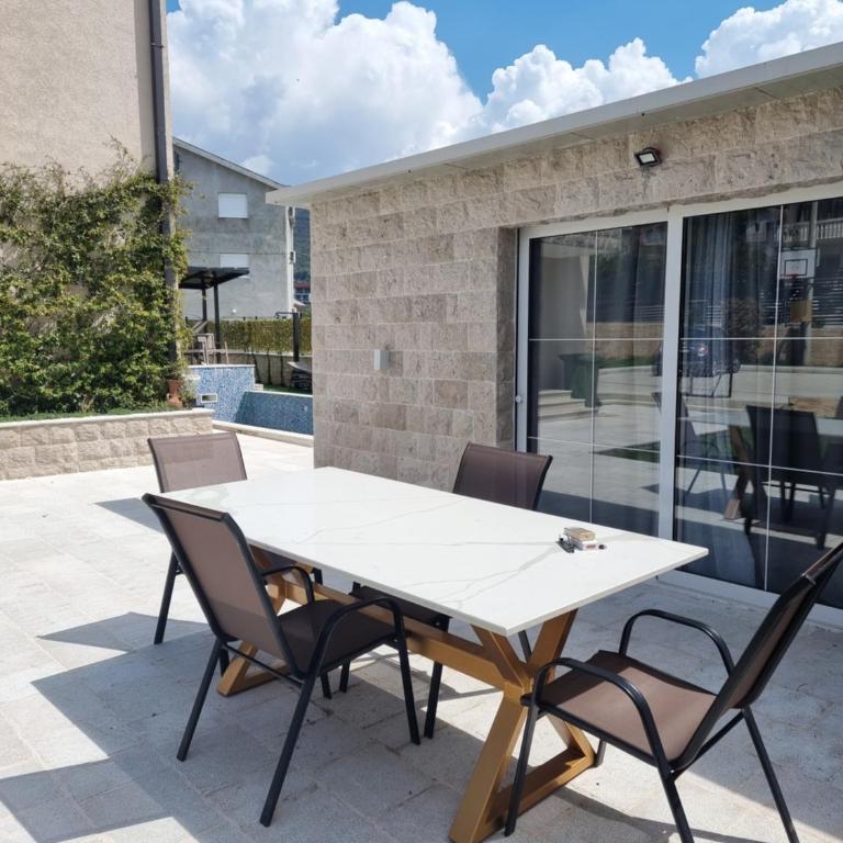 Villa with Pool & Garden apartment 1 Ognjen - One-Bedroom Apartment - 23