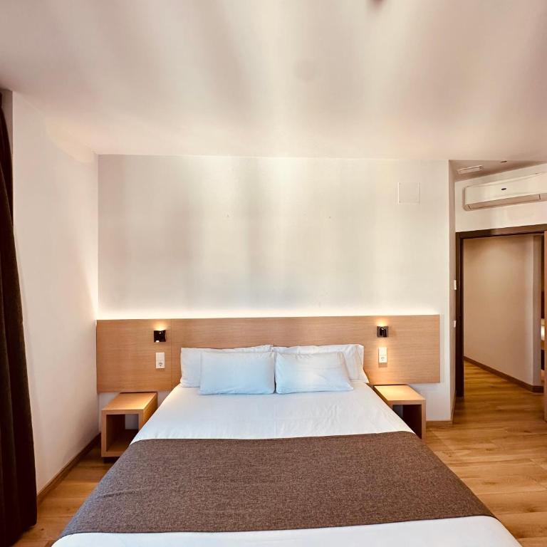 Hostal Sol Square Madrid - Habitación Doble con balcón - 19