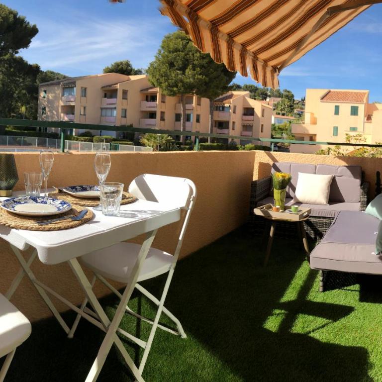 studio avec terrasse et piscine - Appartement 1 Chambre - 2
