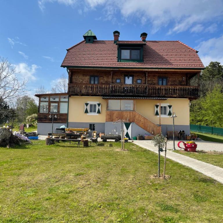 Uriges Bauernhaus mit Blick auf Graz - Chalet - 1