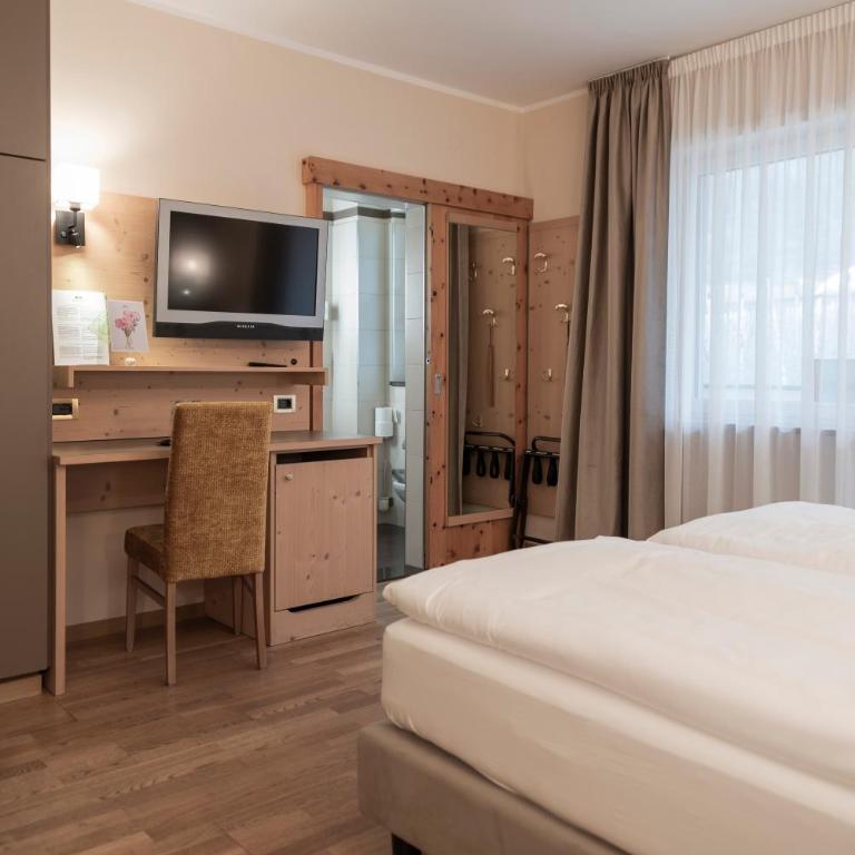 Vitalpina Hotel Waldhof - Habitación Doble con balcón - 3