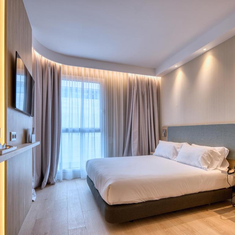 Holiday Inn Express - Madrid - Airport by IHG - Standard Queen Room - Accessible with Free Breakfast - 9