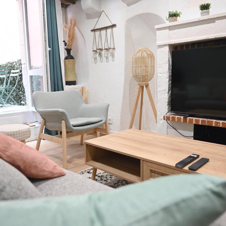 Maison avec spa dans l'hyper centre de Poitiers - Villa - 33