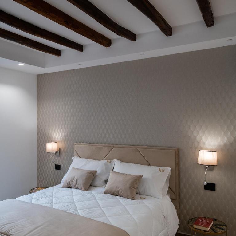 Sofi' Center Rooms - Double Room with Balcony - 10