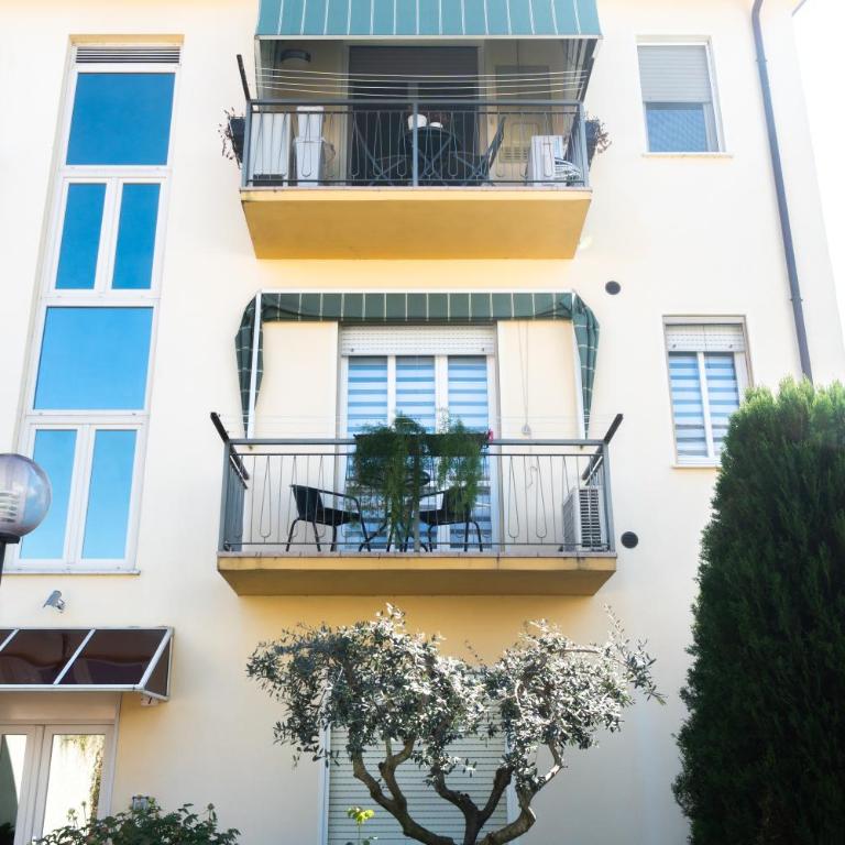 Viale della Repubblica free parking e Wifi 1 minute to Garda Lake - Two-Bedroom Apartment - 13