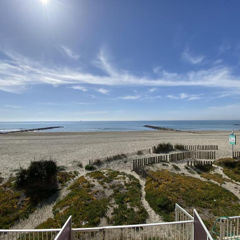 Duplex F3 en bord de plage, 6 couchages, Carnon - Animaux admis, Wifi, parking privé - Appartement 2 Chambres - 1