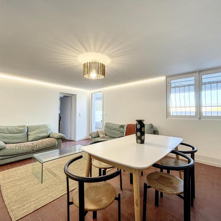 Appartement Rénové sur la Plage à Carnon, Terrasse & Parking - Two-Bedroom Apartment - 5