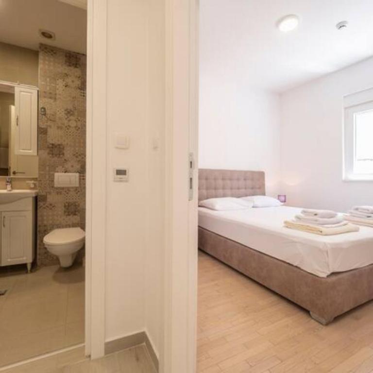 Marea Apartments Budva - Apartman - Prizemlje - 10