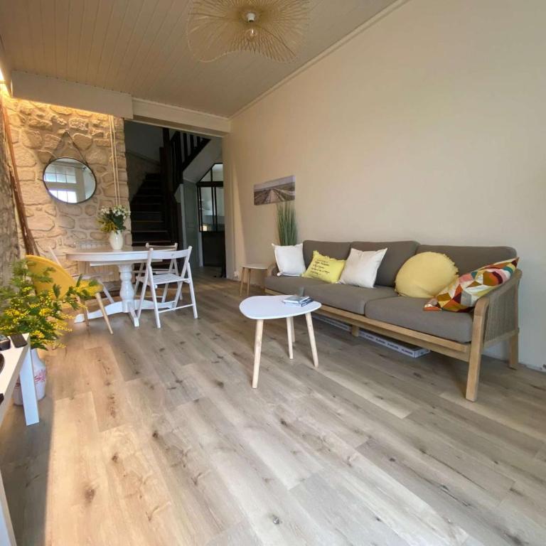 Maison Belle Époque à Royan avec Terrasse, 200m Plage - FR-1-494-157 - Appartamento - 1
